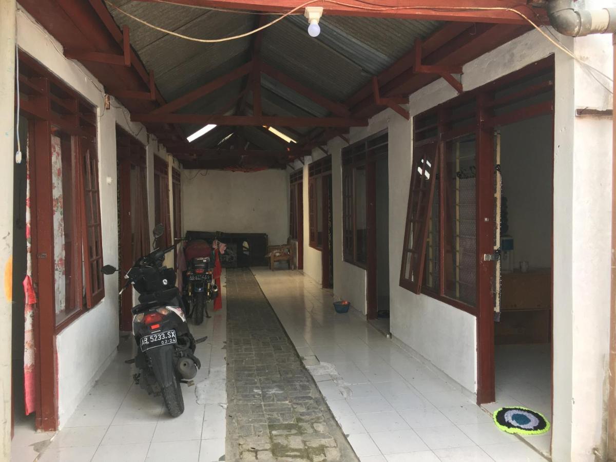 Tambak Bayan Guesthouse Kejayan Exterior foto